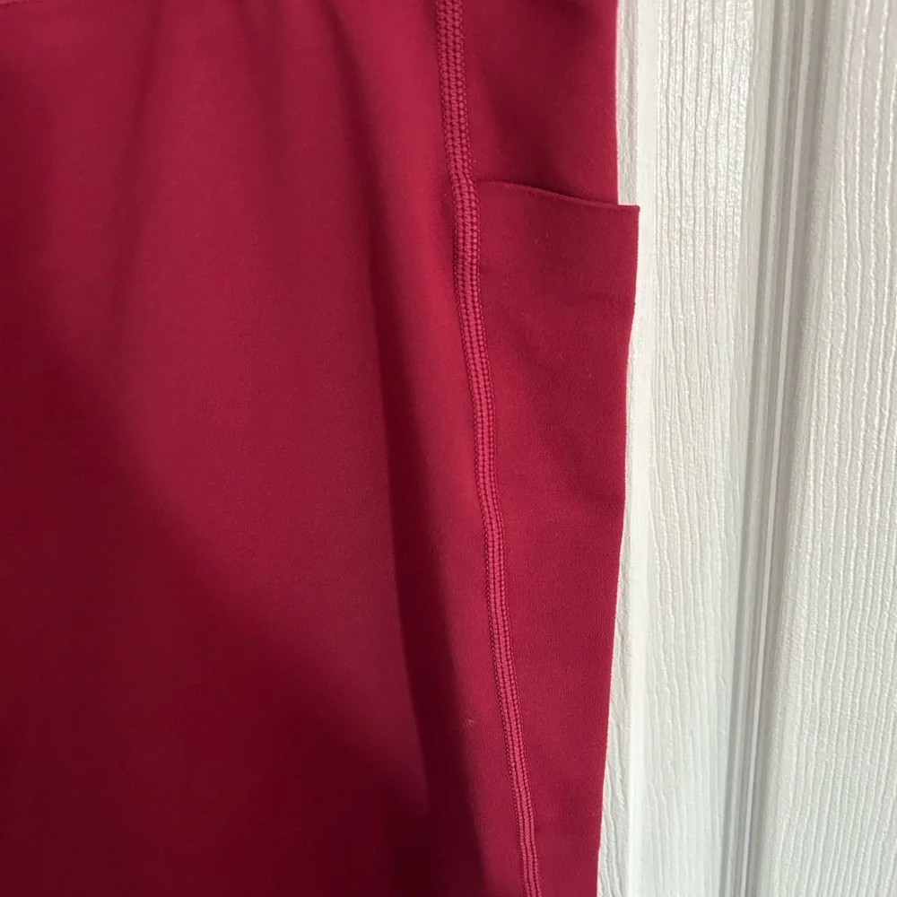 POPFLEX Crisscross Hourglass Flared Leggings with Pockets - Ruby - Picture 5 of 5
